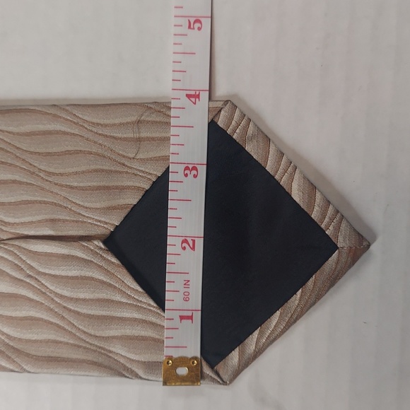 05. Matrix by Format Necktie - Picture 7 of 7